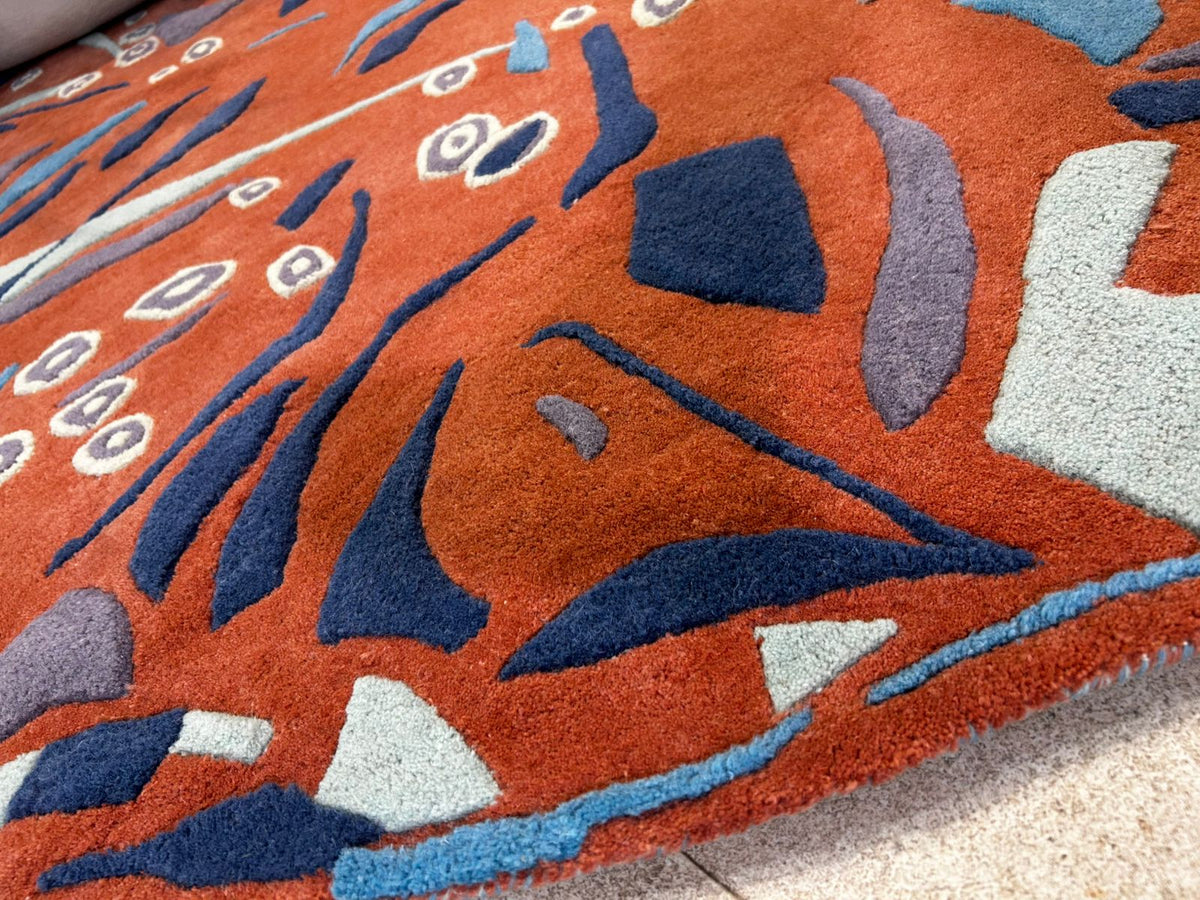 Sharp Round Hand Tufted Rug